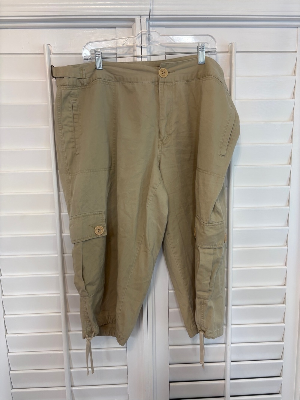 Venezia Khaki Cargo Crops Size 22